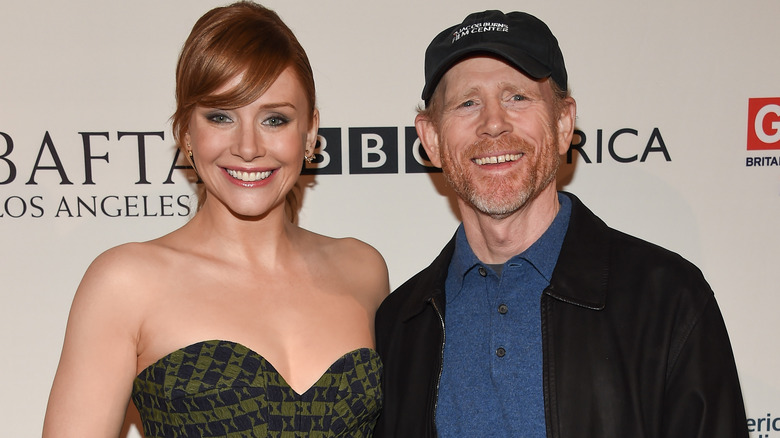 Bryce Dallas Howard, Ron Howard posing