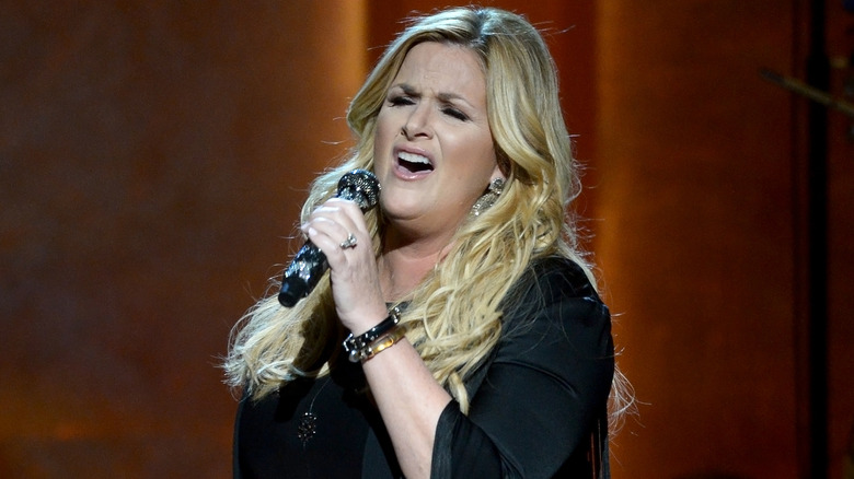 Trisha Yearwood singing