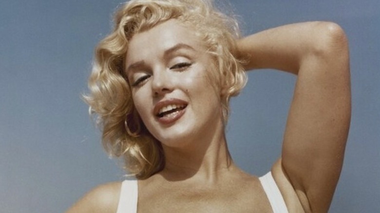 Marilyn Monroe posing