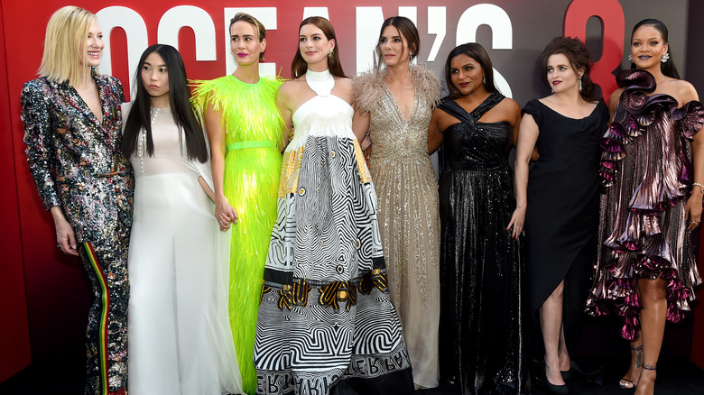 The cast of Ocean's 8 posing together