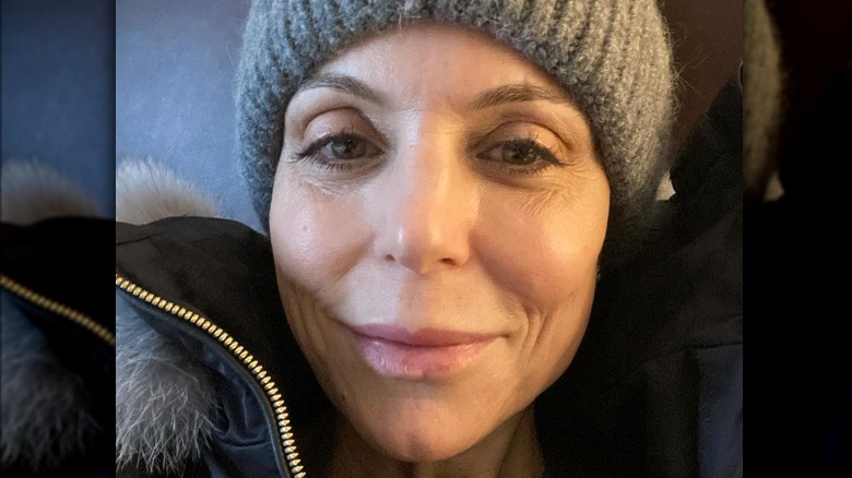 Bethenny Frankel posing no makeup