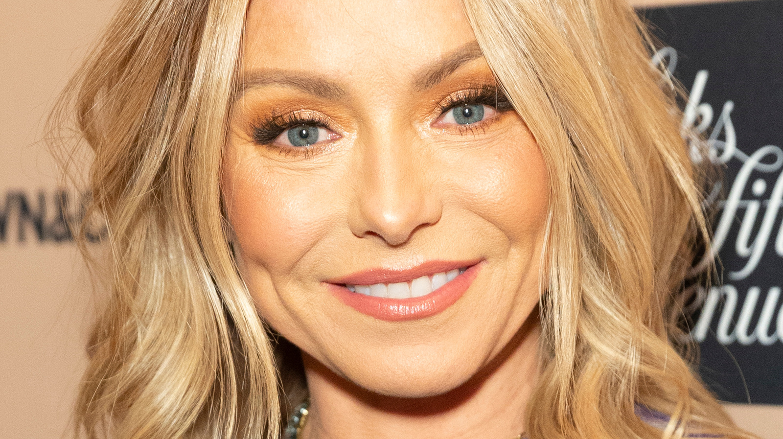 Heres What Kelly Ripa Looks Like Without Makeup News And Gossip