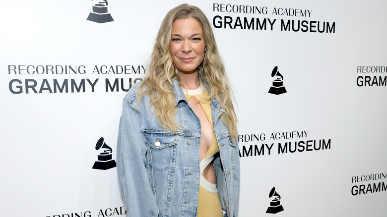 LeAnn Rimes smiling