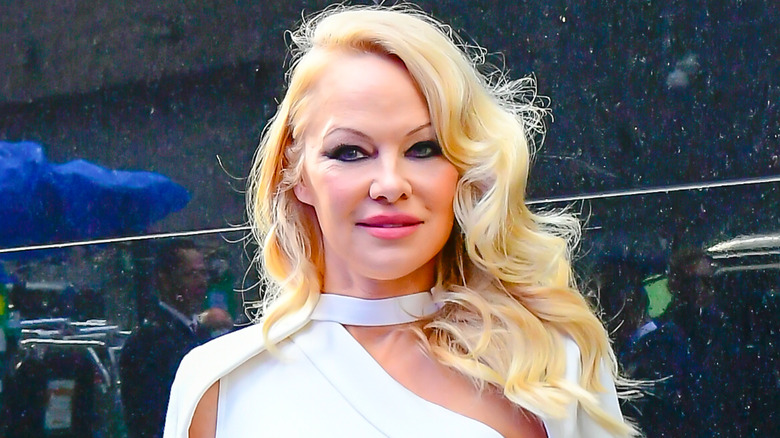 Pamela Anderson white dress