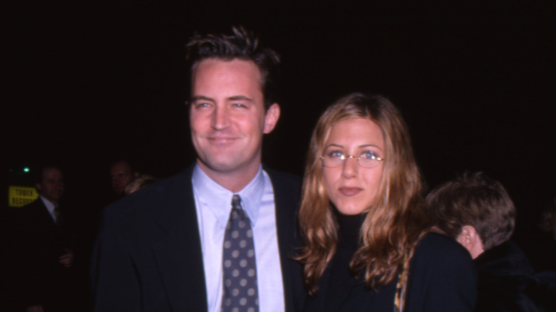 Matthew Perry, Jennifer Aniston, 1998 vintage photo, movie premiere, Jen's wearing glasses 