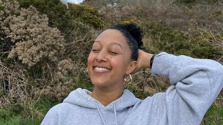 Tamera Mowry smiling 