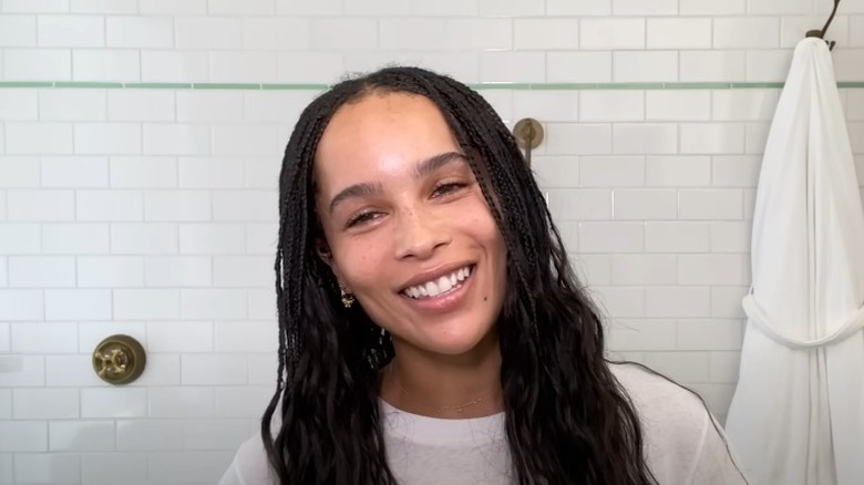 Zoe Kravitz doing a makeup tutorial