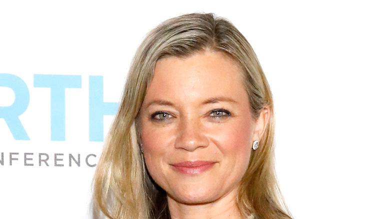 Amy Smart smiling