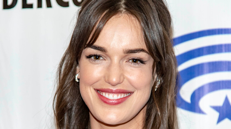 Elizabeth Henstridge grinning