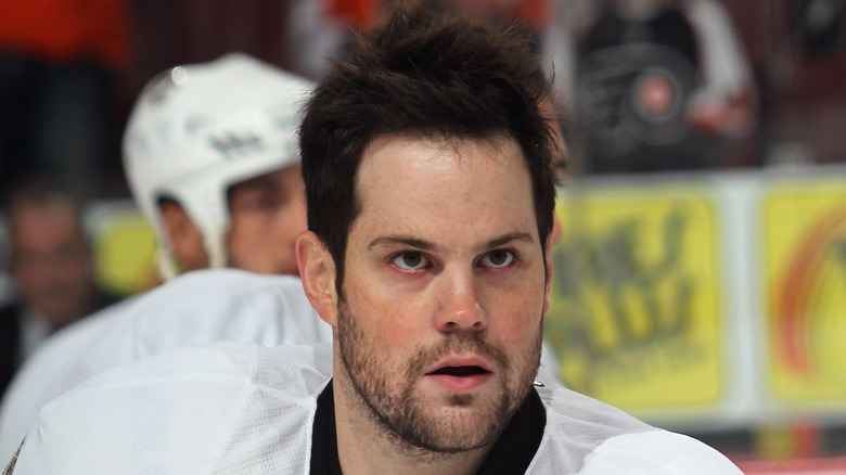 Mike Comrie playing hockey