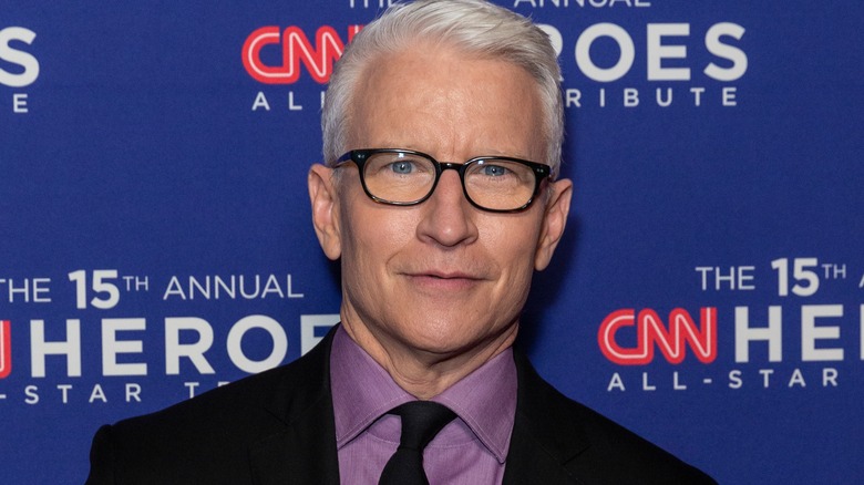 Anderson Cooper posing