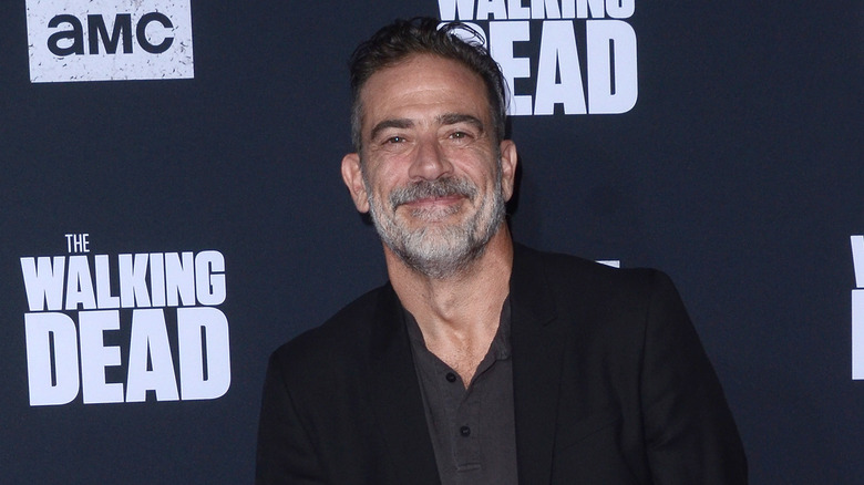 Jeffrey Dean Morgan smirking