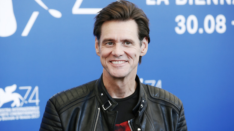  Jim Carrey smiling