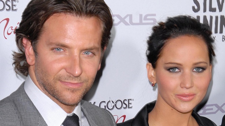  Bradley Cooper and Jennifer Lawrence pose together