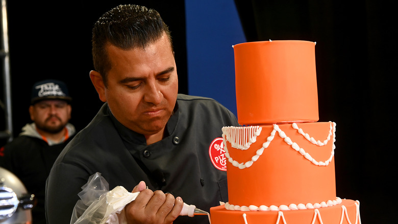 Buddy Valastro decorating cake