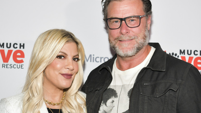 Tori Spelling and Dean McDermott at an event10