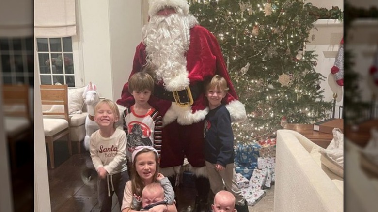 Alec Baldwin with his kids for Christmas