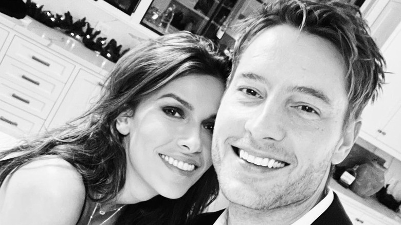 Sofia Pernas and Justin Hartley smiling for selfie