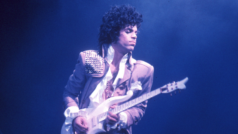 Prince on stage 