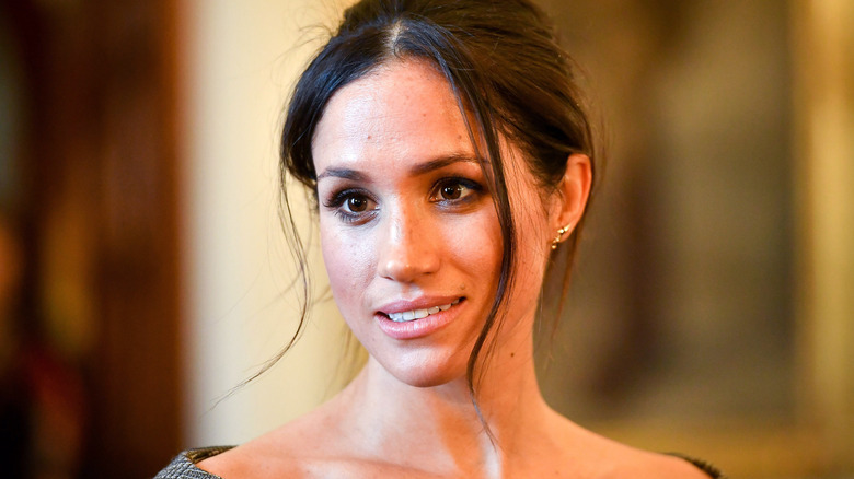 Meghan Markle messy hair