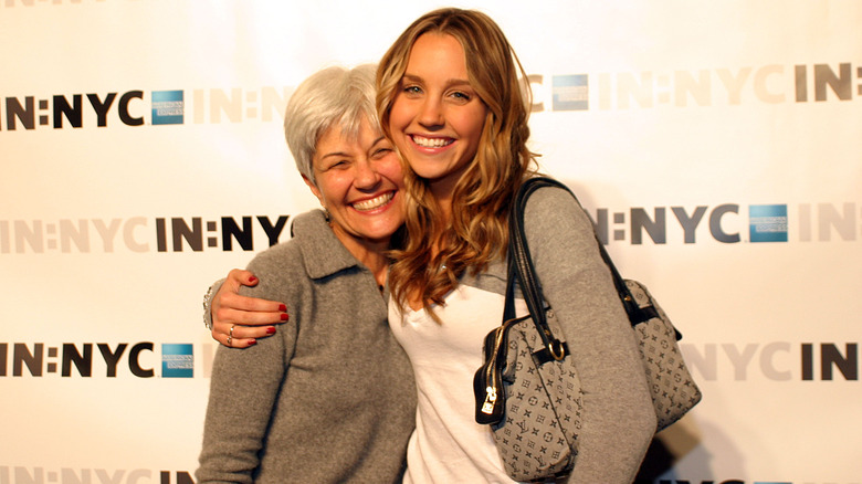 Amanda Bynes and her mom Lynn smiling