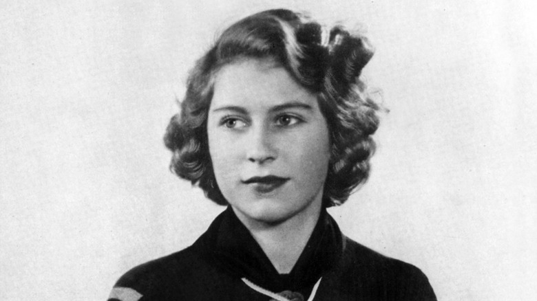 Queen Elizabeth II young, black and white photo