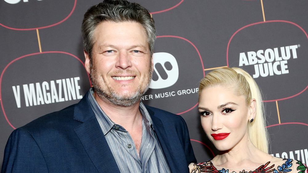 Blake Shelton and Gwen Stefani smiling