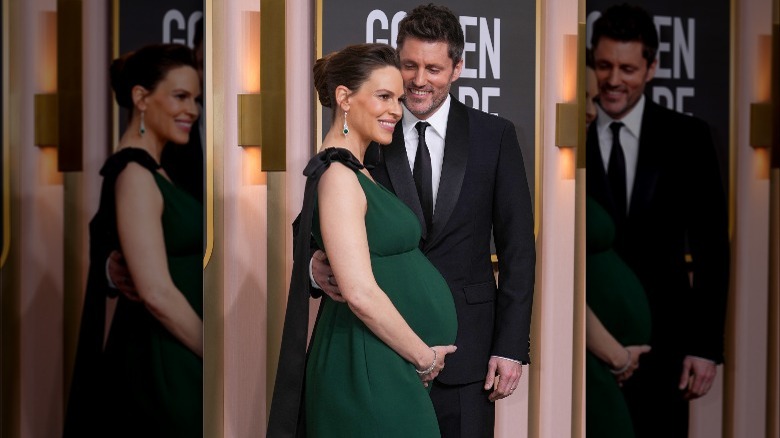 Hilary Swank pregnant Philip Schneider red carpet