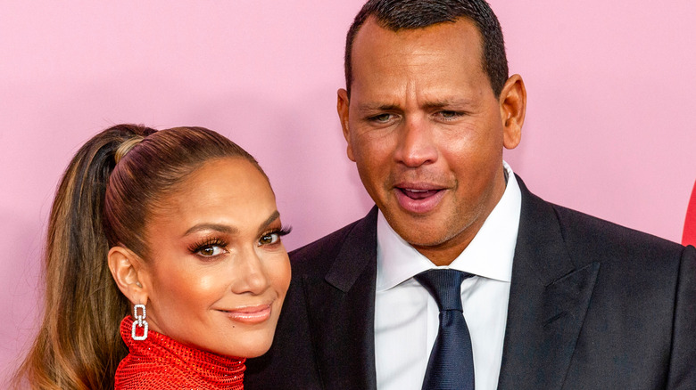 Jennifer Lopez and Alex Rodriguez posing