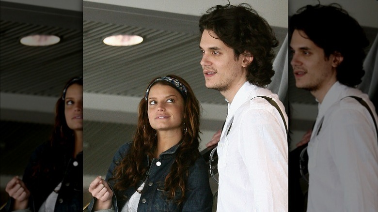 Jessica Simpson gazing at John Mayer