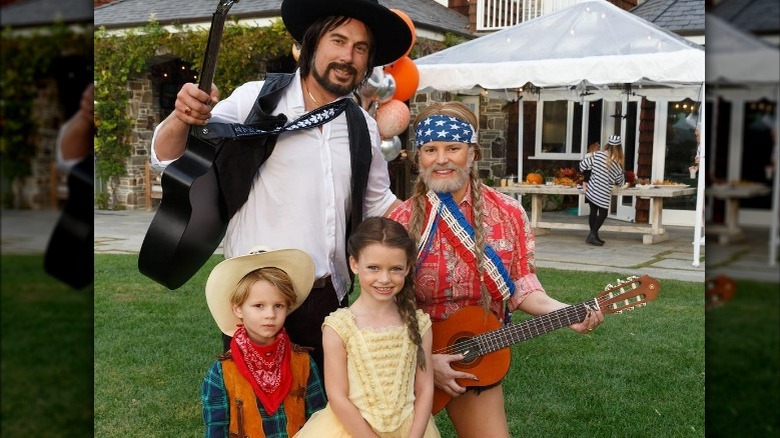 Jessica Simpson Willie Nelson costume