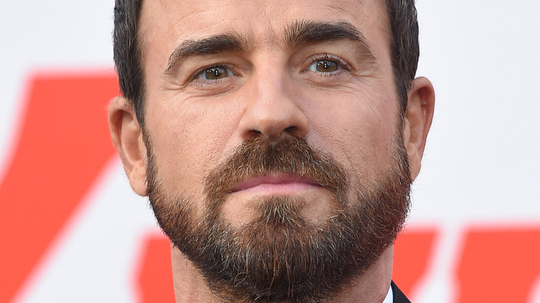 Justin Theroux staring away