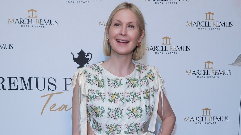 Kelly Rutherford smiling