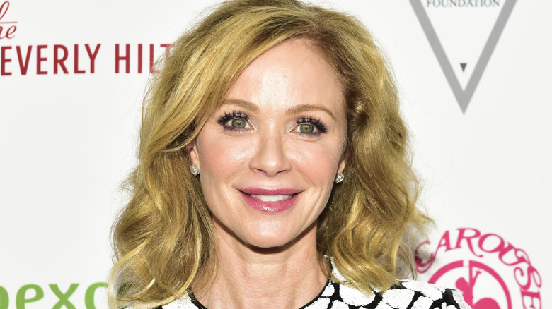 Lauren Holly smiling