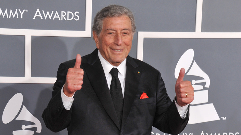 Tony Bennett giving thumbs up