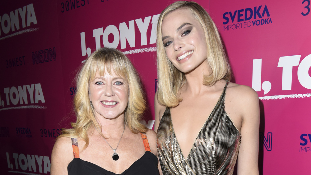 Margot Robbie and Tonya Harding smiling