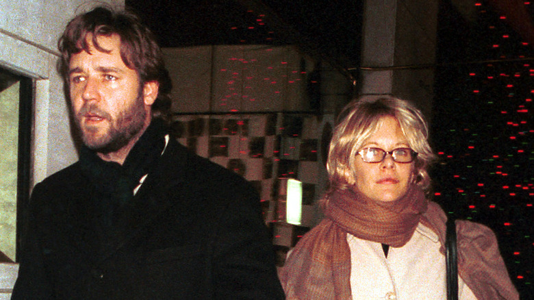 Russell Crowe and Meg Ryan walking