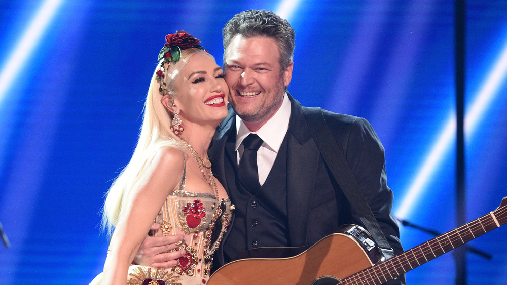 Blake Shelton and Gwen Stefani perform together