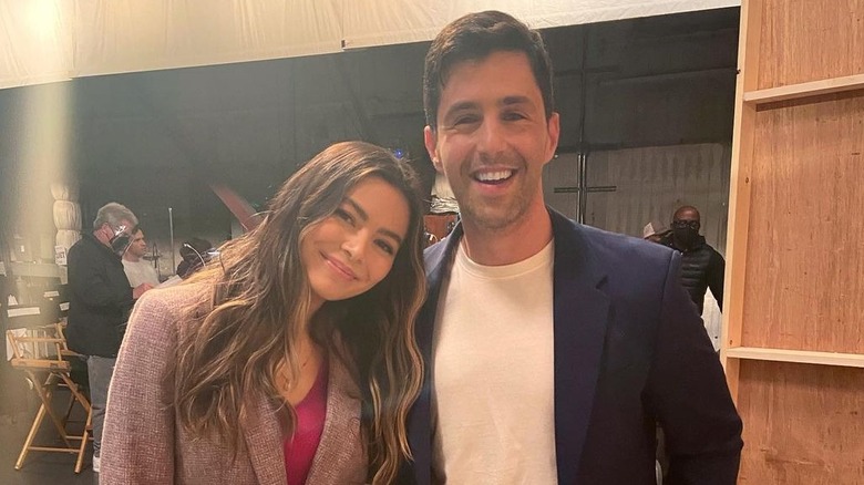 Miranda Cosgrove Josh Peck smiling