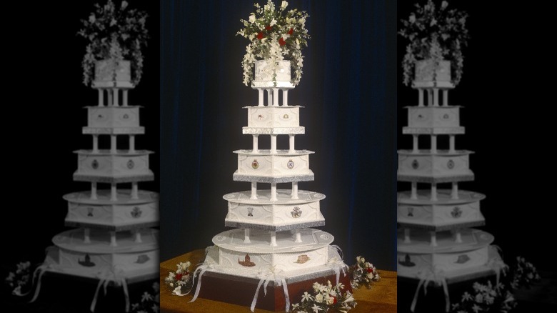 Princess Charles and Princess Diana's wedding cake