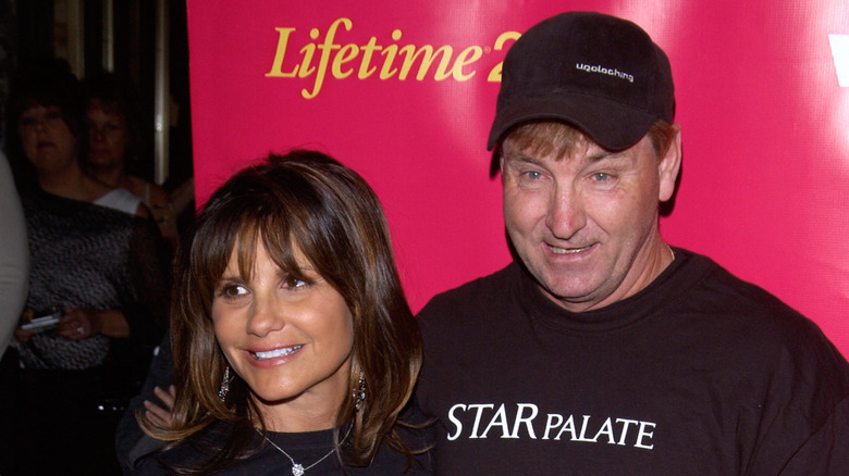 Lynne Spears and Jamie Spears posing together