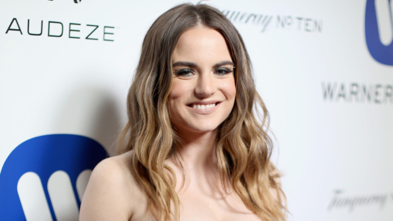 JoJo smiling on the red carpet