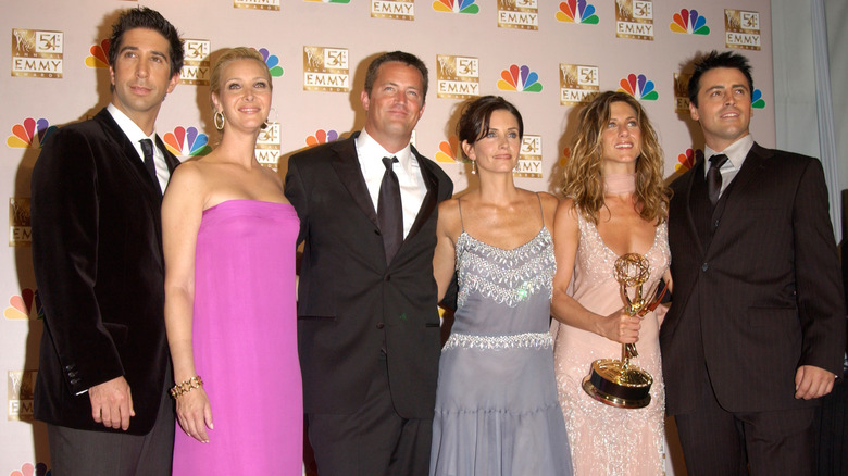 'Friends' cast together red carpet