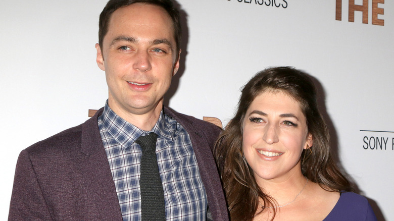 Mayim Bialik and Jim Parsons posing