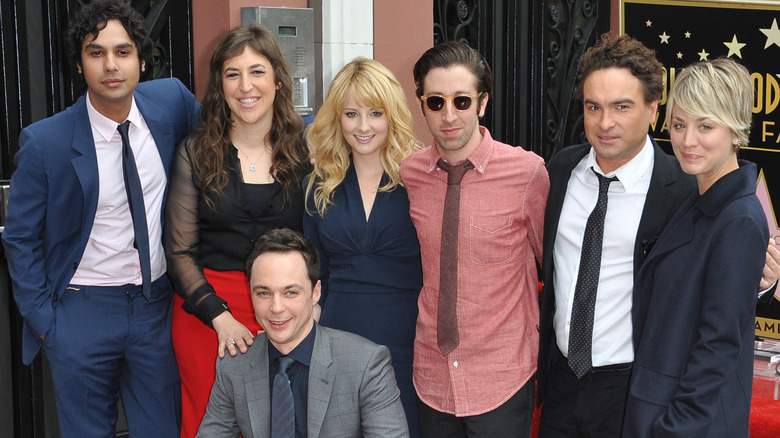 The Big Bang Theory cast posing