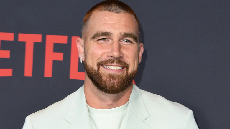 How Nfl Star Travis Kelce Tried To Shoot His Shot With Taylor Swift