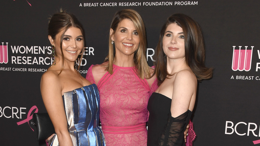 Olivia Jade Giannulli, Lori Loughlin, Isabella Rose Giannulli