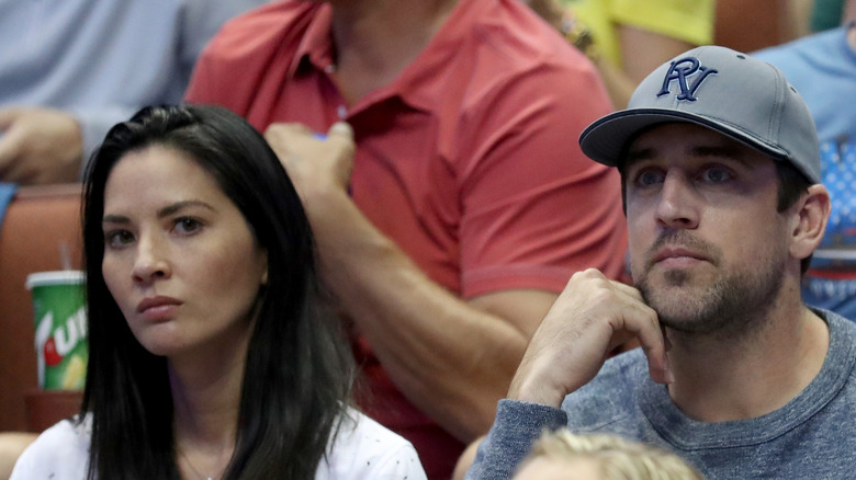 Olivia Munn Aaron Rodgers basketball game