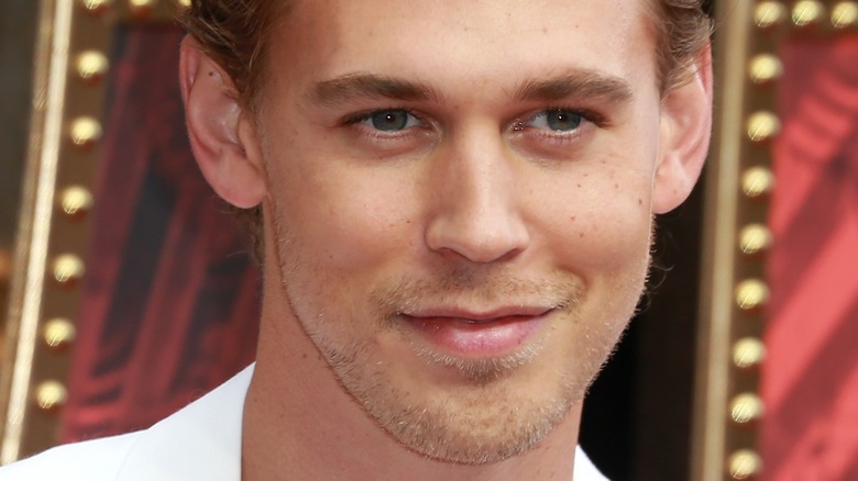 Austin Butler facial hair