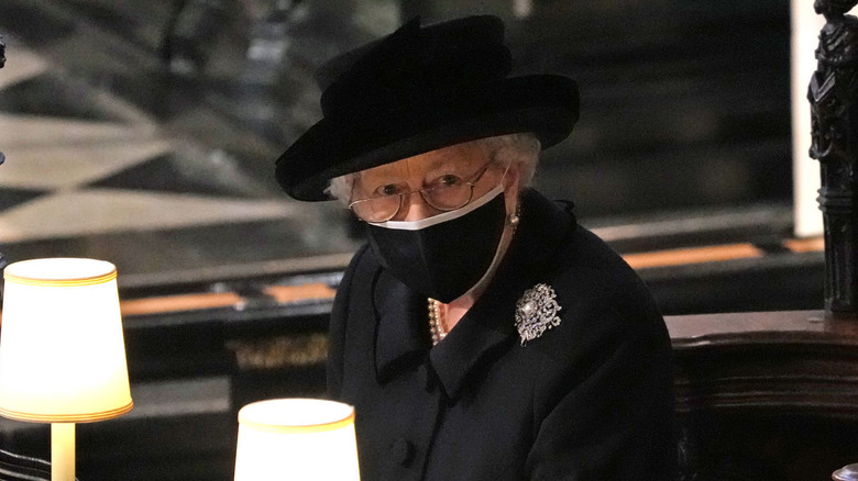 Queen Elizabeth II black face mask